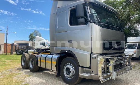 Buy Used Volvo F4 Other Truck in Import - Dubai in Region of Bouenza Buy Used Volvo F4 Other Truck in Import - Dubai in Region of Bouenza