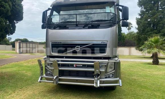 Buy Used Volvo F4 Other Truck in Import - Dubai in Region of Bouenza Buy Used Volvo F4 Other Truck in Import - Dubai in Region of Bouenza