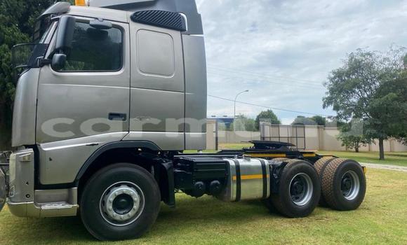 Buy Used Volvo F4 Other Truck in Import - Dubai in Region of Bouenza Buy Used Volvo F4 Other Truck in Import - Dubai in Region of Bouenza