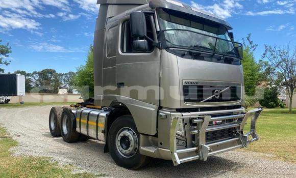Buy Used Volvo F4 Other Truck in Import - Dubai in Region of Bouenza Buy Used Volvo F4 Other Truck in Import - Dubai in Region of Bouenza