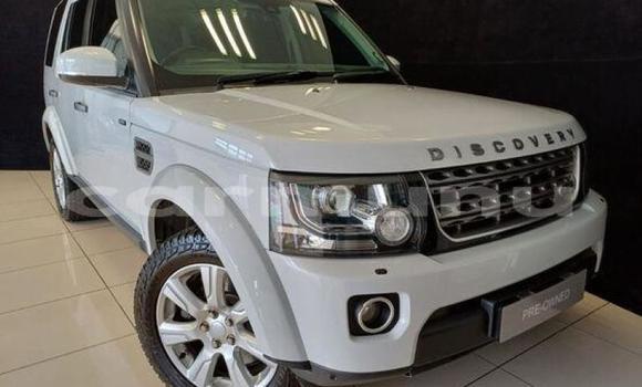 Buy Used Land Rover Discovery Sport White Car in Import - Dubai in Region of Bouenza