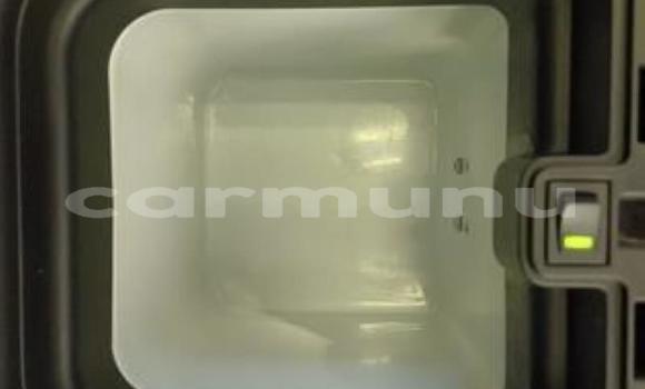 Acheter Occasion Voiture Land Rover Discovery Sport Blanc à Import - Dubai, Région de la Bouenza Acheter Occasion Voiture Land Rover Discovery Sport Blanc à Import - Dubai, Région de la Bouenza