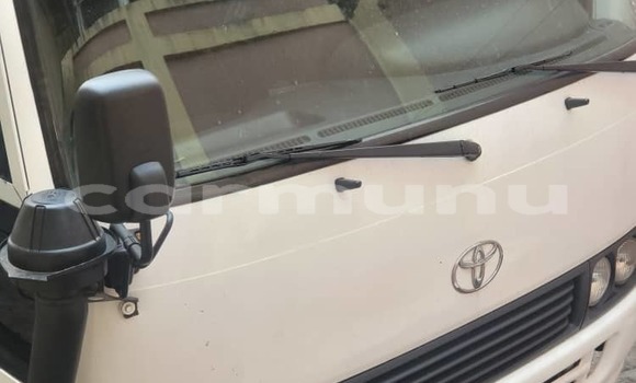 Acheter Occasion Voiture Toyota Coaster Blanc à Brazzaville, Commune de Brazzaville Acheter Occasion Voiture Toyota Coaster Blanc à Brazzaville, Commune de Brazzaville