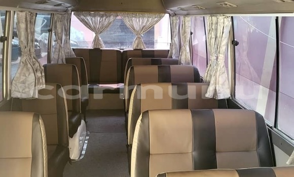 Acheter Occasion Voiture Toyota Coaster Blanc à Brazzaville, Commune de Brazzaville Acheter Occasion Voiture Toyota Coaster Blanc à Brazzaville, Commune de Brazzaville