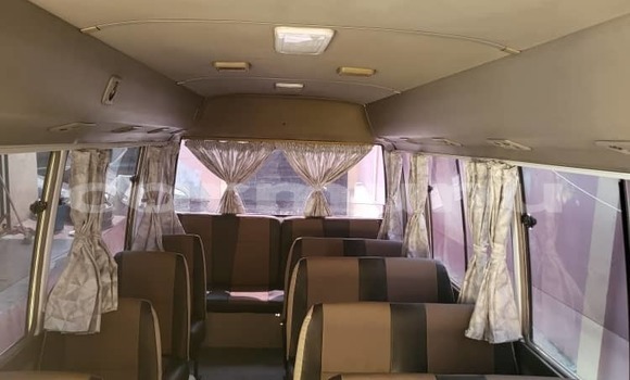 Acheter Occasion Voiture Toyota Coaster Blanc à Brazzaville, Commune de Brazzaville Acheter Occasion Voiture Toyota Coaster Blanc à Brazzaville, Commune de Brazzaville
