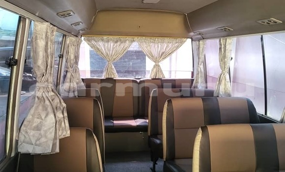 Acheter Occasion Voiture Toyota Coaster Blanc à Brazzaville, Commune de Brazzaville Acheter Occasion Voiture Toyota Coaster Blanc à Brazzaville, Commune de Brazzaville