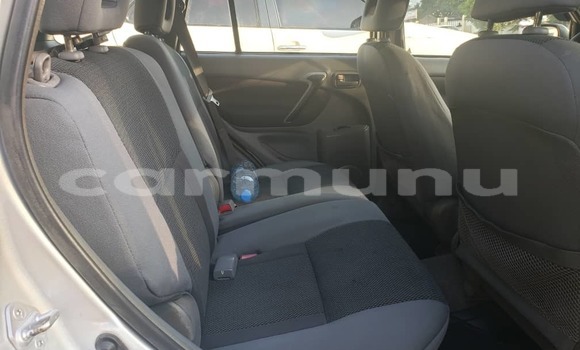 Acheter Occasion Voiture Toyota RAV4 Gris à Brazzaville, Commune de Brazzaville Acheter Occasion Voiture Toyota RAV4 Gris à Brazzaville, Commune de Brazzaville