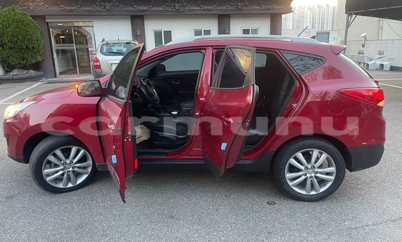 Acheter Occasion Voiture Hyundai Tucson Rouge à Brazzaville, Commune de Brazzaville Acheter Occasion Voiture Hyundai Tucson Rouge à Brazzaville, Commune de Brazzaville