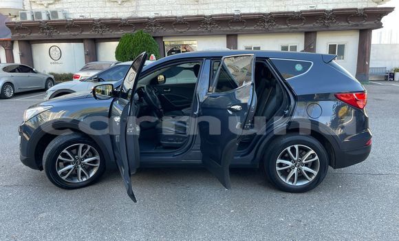 Acheter Occasion Voiture Hyundai Santa Fe Gris à Brazzaville, Commune de Brazzaville Acheter Occasion Voiture Hyundai Santa Fe Gris à Brazzaville, Commune de Brazzaville