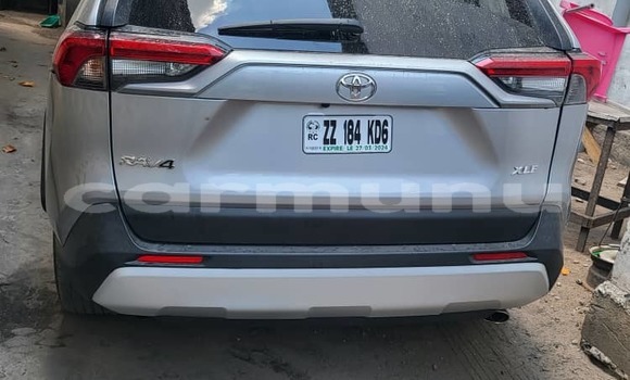 Acheter Occasion Voiture Toyota RAV4 Gris à Brazzaville, Commune de Brazzaville Acheter Occasion Voiture Toyota RAV4 Gris à Brazzaville, Commune de Brazzaville