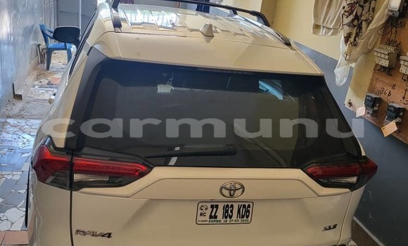 Acheter Occasion Voiture Toyota RAV4 Blanc à Brazzaville, Commune de Brazzaville Acheter Occasion Voiture Toyota RAV4 Blanc à Brazzaville, Commune de Brazzaville