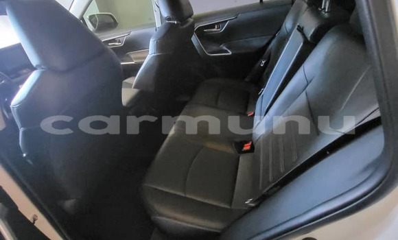 Acheter Occasion Voiture Toyota RAV4 Blanc à Brazzaville, Commune de Brazzaville Acheter Occasion Voiture Toyota RAV4 Blanc à Brazzaville, Commune de Brazzaville