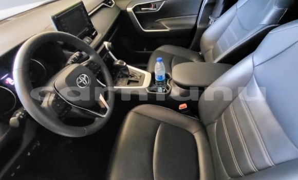 Acheter Occasion Voiture Toyota RAV4 Blanc à Brazzaville, Commune de Brazzaville Acheter Occasion Voiture Toyota RAV4 Blanc à Brazzaville, Commune de Brazzaville