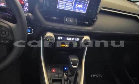 Acheter Occasion Voiture Toyota RAV4 Blanc à Brazzaville, Commune de Brazzaville Acheter Occasion Voiture Toyota RAV4 Blanc à Brazzaville, Commune de Brazzaville