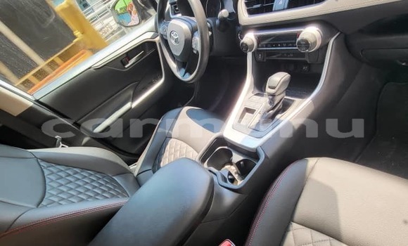 Acheter Occasion Voiture Toyota RAV4 Blanc à Brazzaville, Commune de Brazzaville Acheter Occasion Voiture Toyota RAV4 Blanc à Brazzaville, Commune de Brazzaville