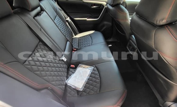 Acheter Occasion Voiture Toyota RAV4 Blanc à Brazzaville, Commune de Brazzaville Acheter Occasion Voiture Toyota RAV4 Blanc à Brazzaville, Commune de Brazzaville