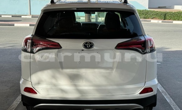 Acheter Occasion Voiture Toyota RAV4 Blanc à Pointe–Noire, Région du Kouilou Acheter Occasion Voiture Toyota RAV4 Blanc à Pointe–Noire, Région du Kouilou