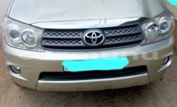 Acheter Occasion Voiture Toyota Fortuner Gris à Brazzaville, Commune de Brazzaville Acheter Occasion Voiture Toyota Fortuner Gris à Brazzaville, Commune de Brazzaville