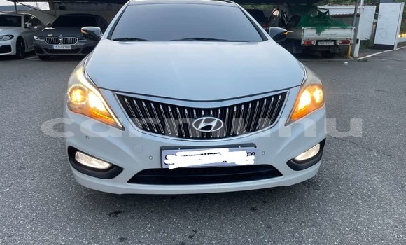 Acheter Occasion Voiture Hyundai Grandeur Blanc à Brazzaville, Commune de Brazzaville Acheter Occasion Voiture Hyundai Grandeur Blanc à Brazzaville, Commune de Brazzaville