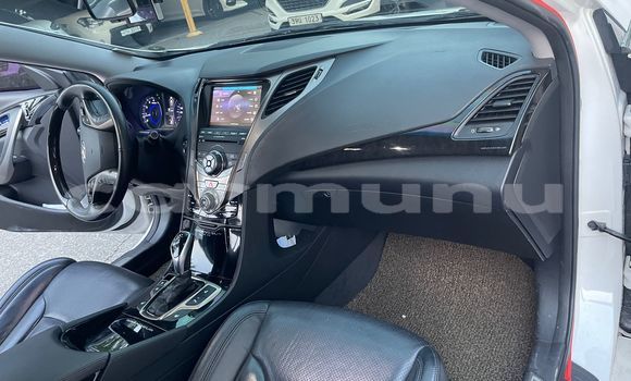 Acheter Occasion Voiture Hyundai Grandeur Blanc à Brazzaville, Commune de Brazzaville Acheter Occasion Voiture Hyundai Grandeur Blanc à Brazzaville, Commune de Brazzaville