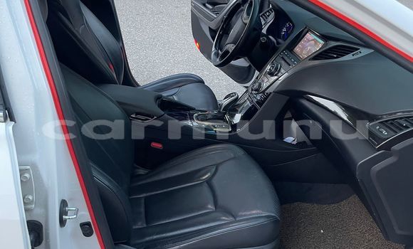 Acheter Occasion Voiture Hyundai Grandeur Blanc à Brazzaville, Commune de Brazzaville Acheter Occasion Voiture Hyundai Grandeur Blanc à Brazzaville, Commune de Brazzaville