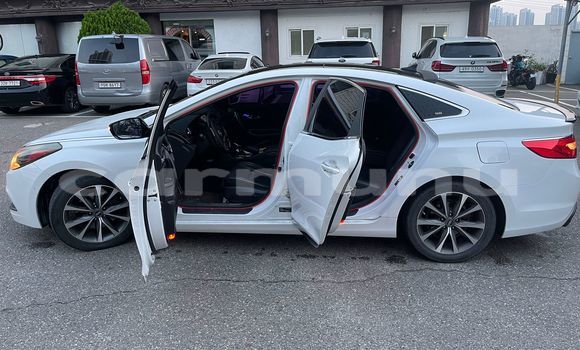 Acheter Occasion Voiture Hyundai Grandeur Blanc à Brazzaville, Commune de Brazzaville Acheter Occasion Voiture Hyundai Grandeur Blanc à Brazzaville, Commune de Brazzaville