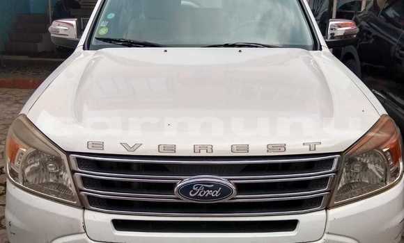 Buy Used Ford Everest White Car in Brazzaville in Municipality of Brazzaville Buy Used Ford Everest White Car in Brazzaville in Municipality of Brazzaville