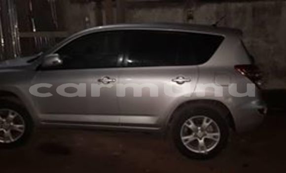 Acheter Occasion Voiture Toyota RAV4 Gris à Brazzaville, Commune de Brazzaville Acheter Occasion Voiture Toyota RAV4 Gris à Brazzaville, Commune de Brazzaville