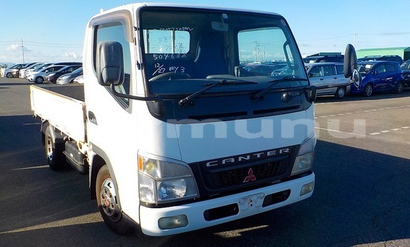 Acheter Occasion Utilitaire Mitsubishi Van Blanc à Import - Dubai, Région de la Bouenza