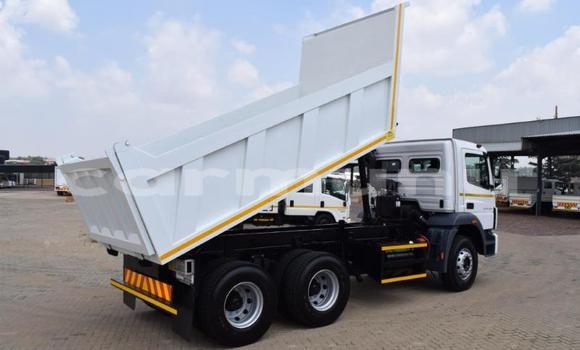 Acheter Import Utilitaire Mitsubishi Van Blanc à Import - Dubai, Région de la Bouenza Acheter Import Utilitaire Mitsubishi Van Blanc à Import - Dubai, Région de la Bouenza