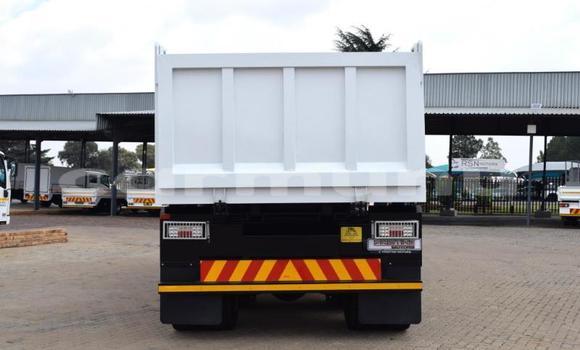 Acheter Import Utilitaire Mitsubishi Van Blanc à Import - Dubai, Région de la Bouenza Acheter Import Utilitaire Mitsubishi Van Blanc à Import - Dubai, Région de la Bouenza