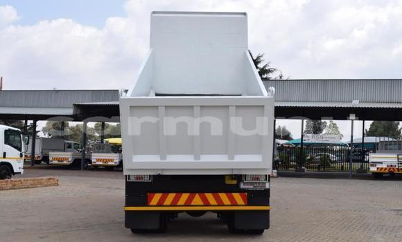 Acheter Import Utilitaire Mitsubishi Van Blanc à Import - Dubai, Région de la Bouenza Acheter Import Utilitaire Mitsubishi Van Blanc à Import - Dubai, Région de la Bouenza