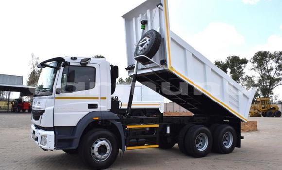 Acheter Import Utilitaire Mitsubishi Van Blanc à Import - Dubai, Région de la Bouenza Acheter Import Utilitaire Mitsubishi Van Blanc à Import - Dubai, Région de la Bouenza