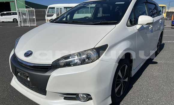 Acheter Occasion Voiture Toyota Wish Blanc à Import - Dubai, Région de la Bouenza Acheter Occasion Voiture Toyota Wish Blanc à Import - Dubai, Région de la Bouenza