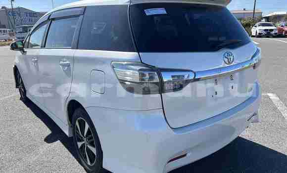 Acheter Occasion Voiture Toyota Wish Blanc à Import - Dubai, Région de la Bouenza Acheter Occasion Voiture Toyota Wish Blanc à Import - Dubai, Région de la Bouenza