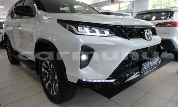 Buy Used Toyota Fortuner White Car in Import - Dubai in Region of Bouenza Buy Used Toyota Fortuner White Car in Import - Dubai in Region of Bouenza