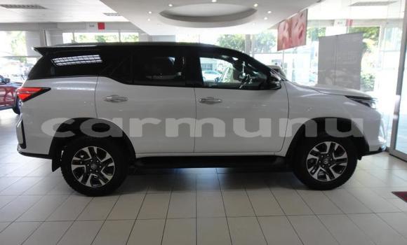 Buy Used Toyota Fortuner White Car in Import - Dubai in Region of Bouenza Buy Used Toyota Fortuner White Car in Import - Dubai in Region of Bouenza