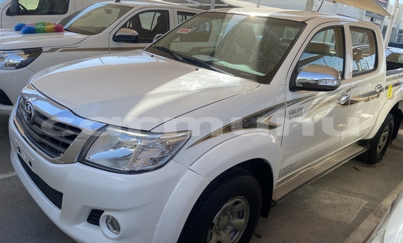 Acheter Occasion Voiture Toyota Hilux Blanc à Brazzaville, Commune de Brazzaville Acheter Occasion Voiture Toyota Hilux Blanc à Brazzaville, Commune de Brazzaville