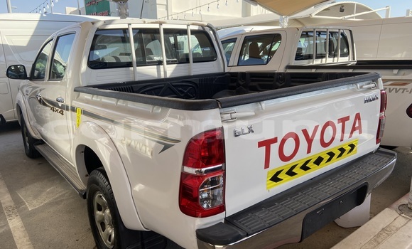 Acheter Occasion Voiture Toyota Hilux Blanc à Brazzaville, Commune de Brazzaville Acheter Occasion Voiture Toyota Hilux Blanc à Brazzaville, Commune de Brazzaville