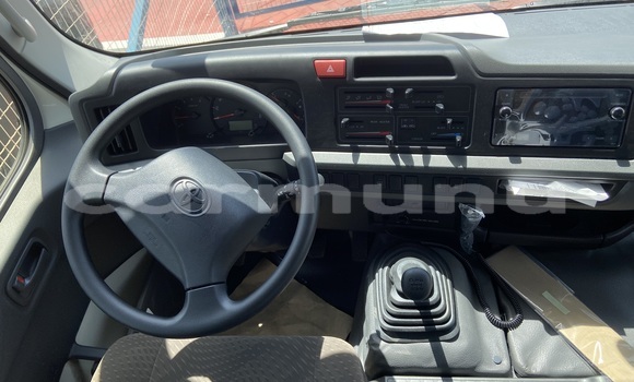 Acheter Neuf Voiture Toyota Coaster Blanc à Brazzaville, Commune de Brazzaville Acheter Neuf Voiture Toyota Coaster Blanc à Brazzaville, Commune de Brazzaville