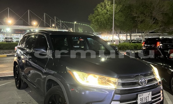 Acheter Occasion Voiture Toyota Highlander Bleu à Brazzaville, Commune de Brazzaville Acheter Occasion Voiture Toyota Highlander Bleu à Brazzaville, Commune de Brazzaville