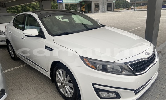 Acheter Occasion Voiture Kia K5 Blanc à Brazzaville, Commune de Brazzaville Acheter Occasion Voiture Kia K5 Blanc à Brazzaville, Commune de Brazzaville