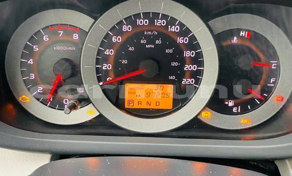 Acheter Occasion Voiture Toyota RAV4 Blanc à Brazzaville, Commune de Brazzaville Acheter Occasion Voiture Toyota RAV4 Blanc à Brazzaville, Commune de Brazzaville