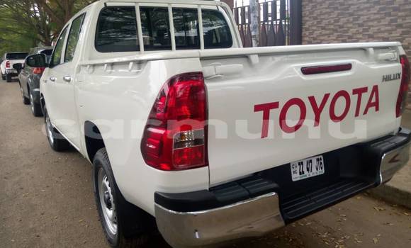 Acheter Occasion Voiture Toyota Hilux Blanc à Brazzaville, Commune de Brazzaville Acheter Occasion Voiture Toyota Hilux Blanc à Brazzaville, Commune de Brazzaville