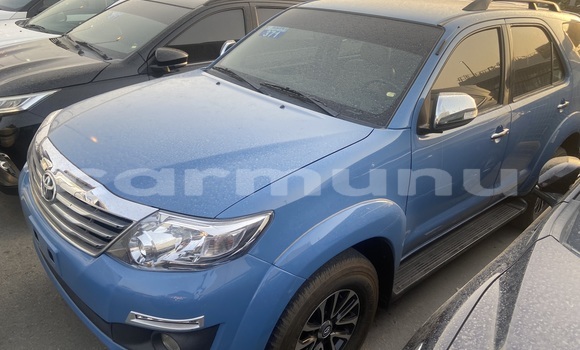 Acheter Occasion Voiture Toyota Fortuner Bleu à Brazzaville, Commune de Brazzaville Acheter Occasion Voiture Toyota Fortuner Bleu à Brazzaville, Commune de Brazzaville
