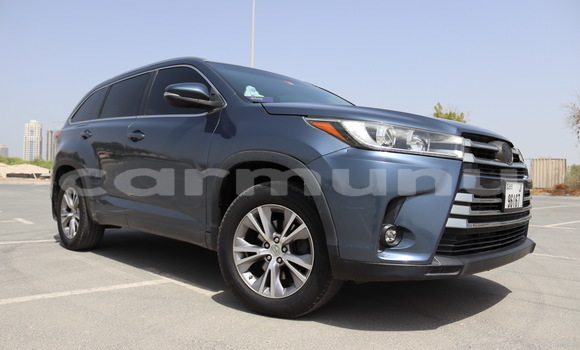 Acheter Occasion Voiture Toyota Highlander Bleu à Brazzaville, Commune de Brazzaville Acheter Occasion Voiture Toyota Highlander Bleu à Brazzaville, Commune de Brazzaville