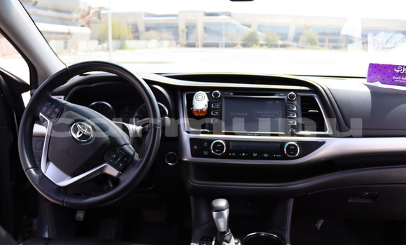 Buy Used Toyota Highlander Blue Car in Brazzaville in Municipality of Brazzaville Buy Used Toyota Highlander Blue Car in Brazzaville in Municipality of Brazzaville