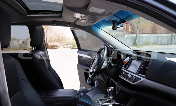 Buy Used Toyota Highlander Blue Car in Brazzaville in Municipality of Brazzaville Buy Used Toyota Highlander Blue Car in Brazzaville in Municipality of Brazzaville