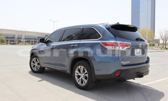 Buy Used Toyota Highlander Blue Car in Brazzaville in Municipality of Brazzaville Buy Used Toyota Highlander Blue Car in Brazzaville in Municipality of Brazzaville
