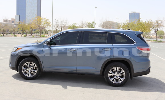 Buy Used Toyota Highlander Blue Car in Brazzaville in Municipality of Brazzaville Buy Used Toyota Highlander Blue Car in Brazzaville in Municipality of Brazzaville